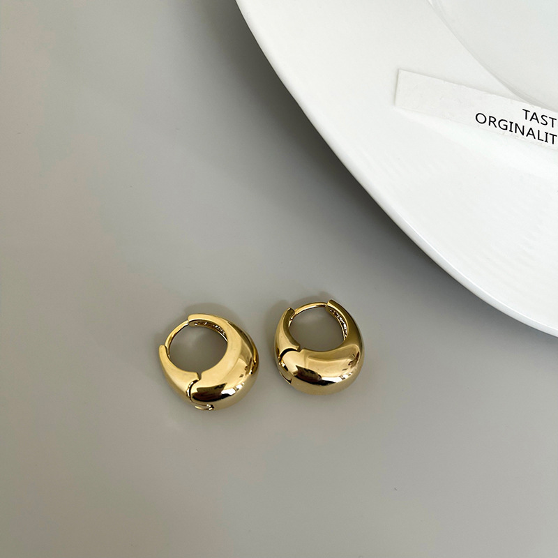 1:Gold earrings 0001