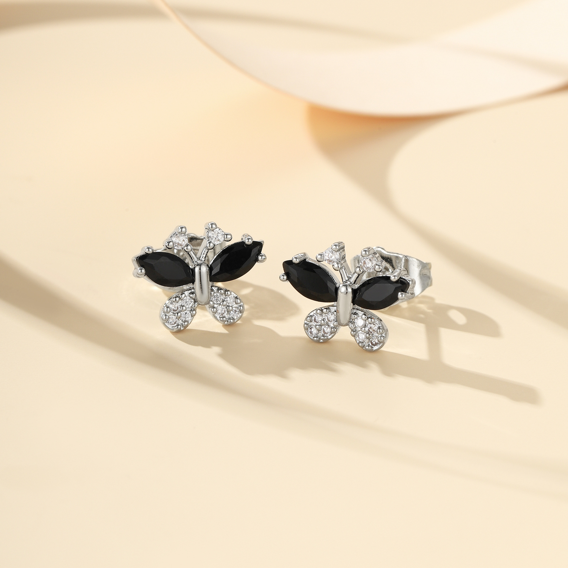 4:EH1069银色黑钻