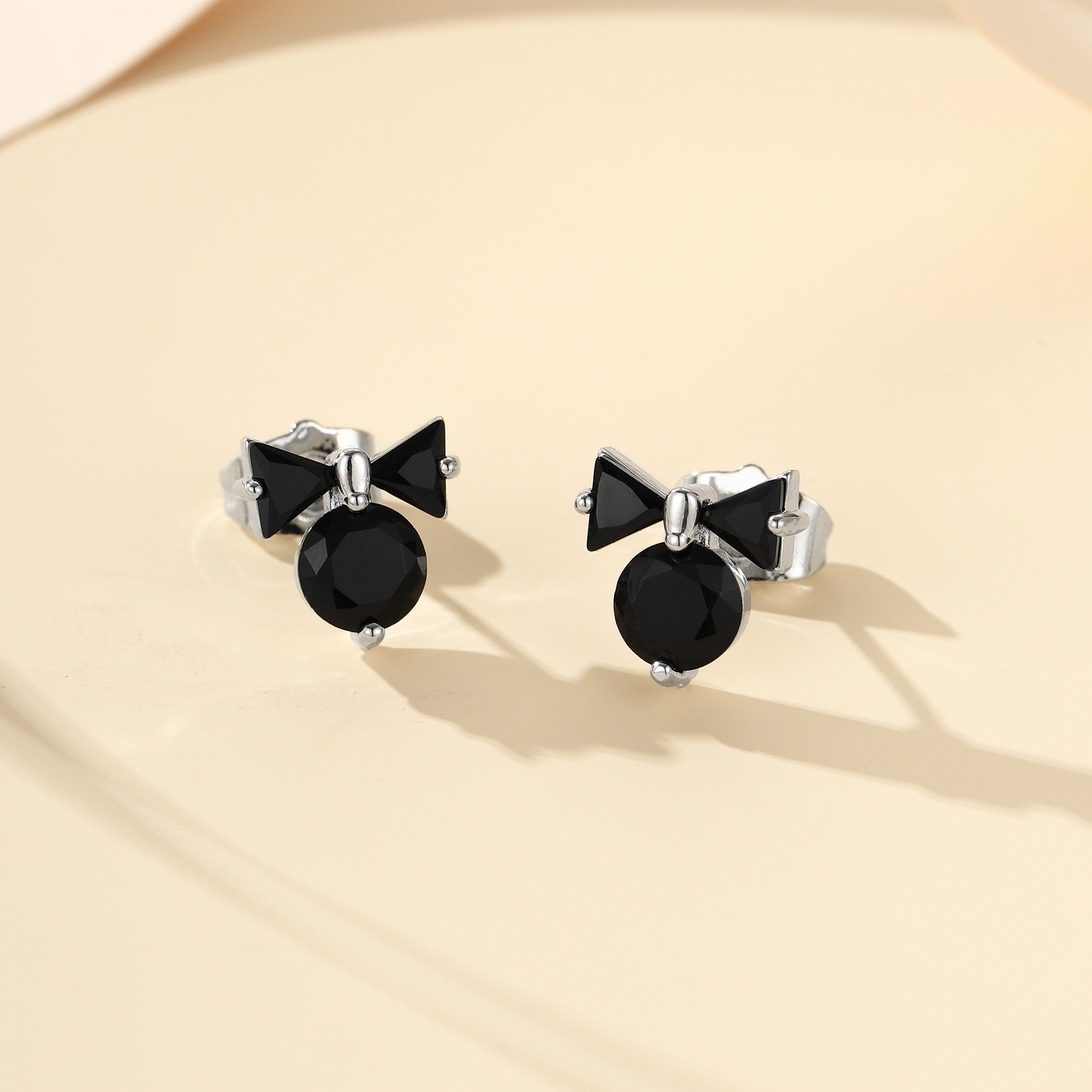 4:EH1072银色黑钻