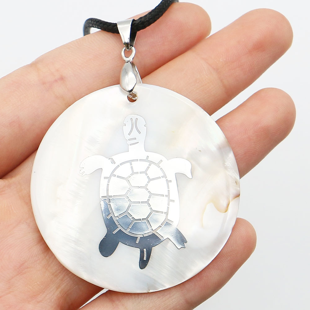Round turtle necklace, 45x45mm