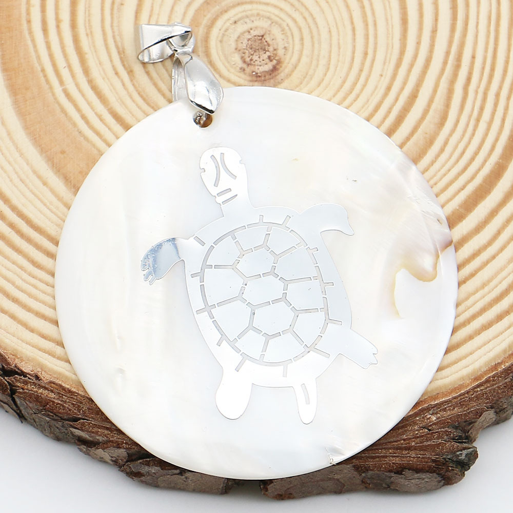 Round turtle pendant, 45x45mm