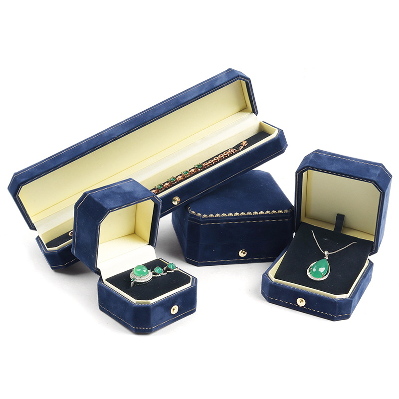 purplish blue ring box 6.2*6.2*5.5cm