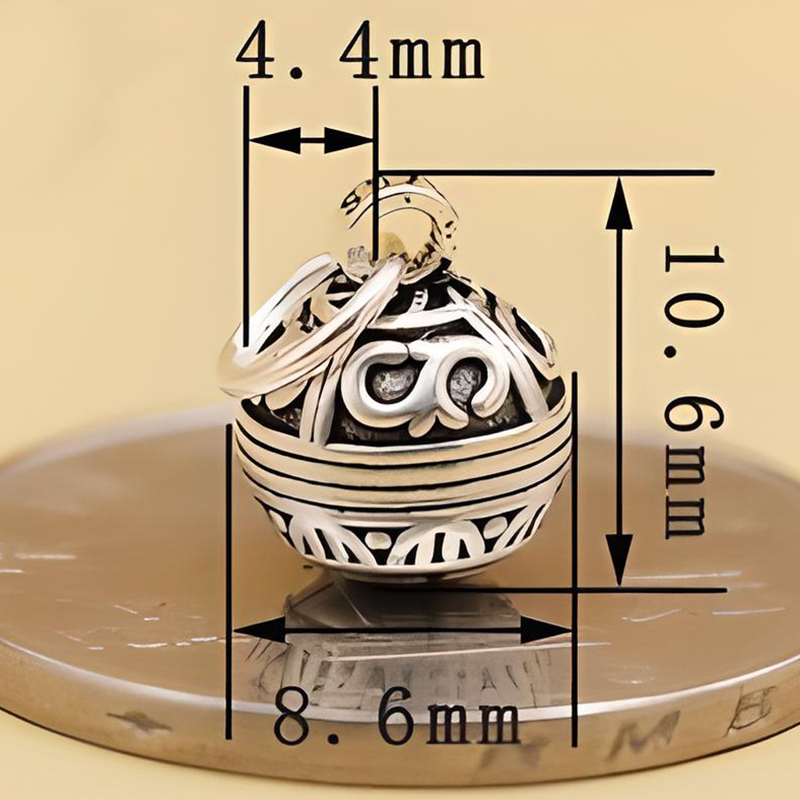 Longevity pattern hanging ball