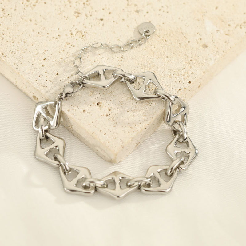 4:Bracelet silver
