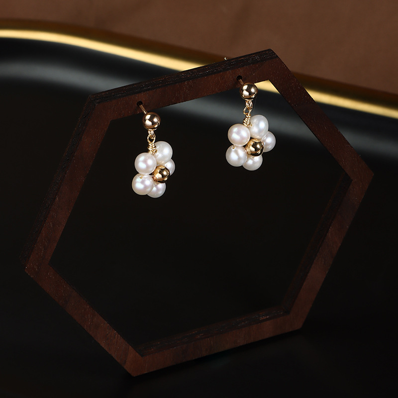 1:Flower Pearl Drop Earrings