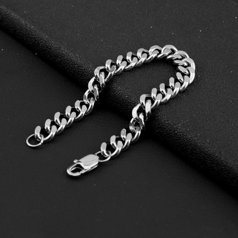 13:1957 on both sides of the thick chain steel color 17CM a