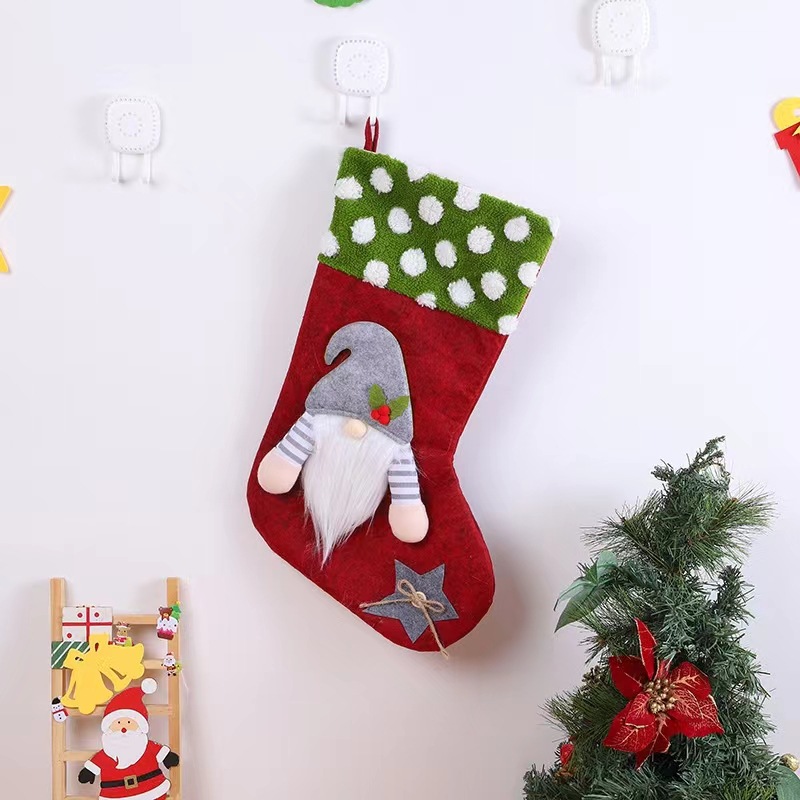 83:Faceless old man red socks