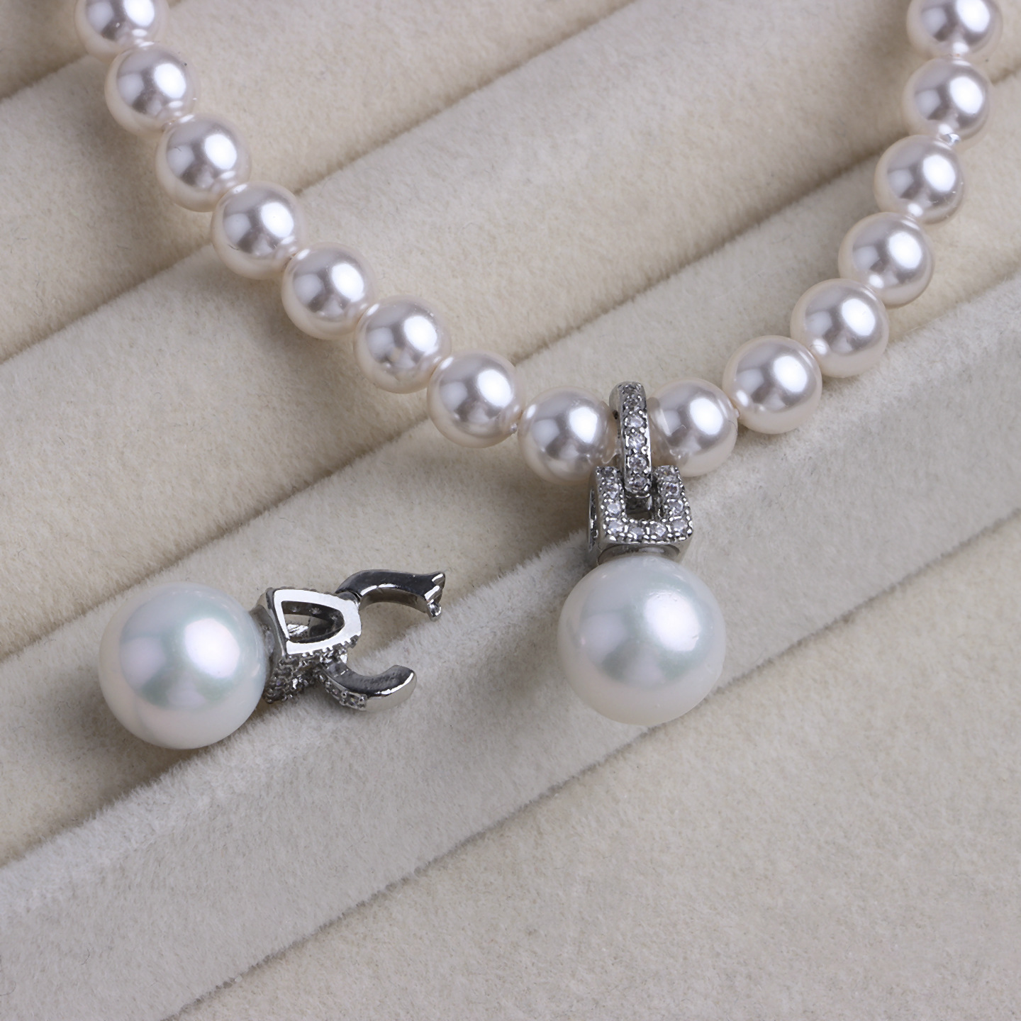 2:White gold single bead pendant 1 piece