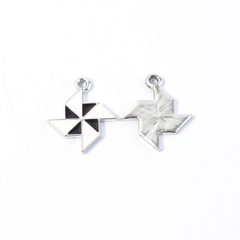 Black and white windmill (white k)