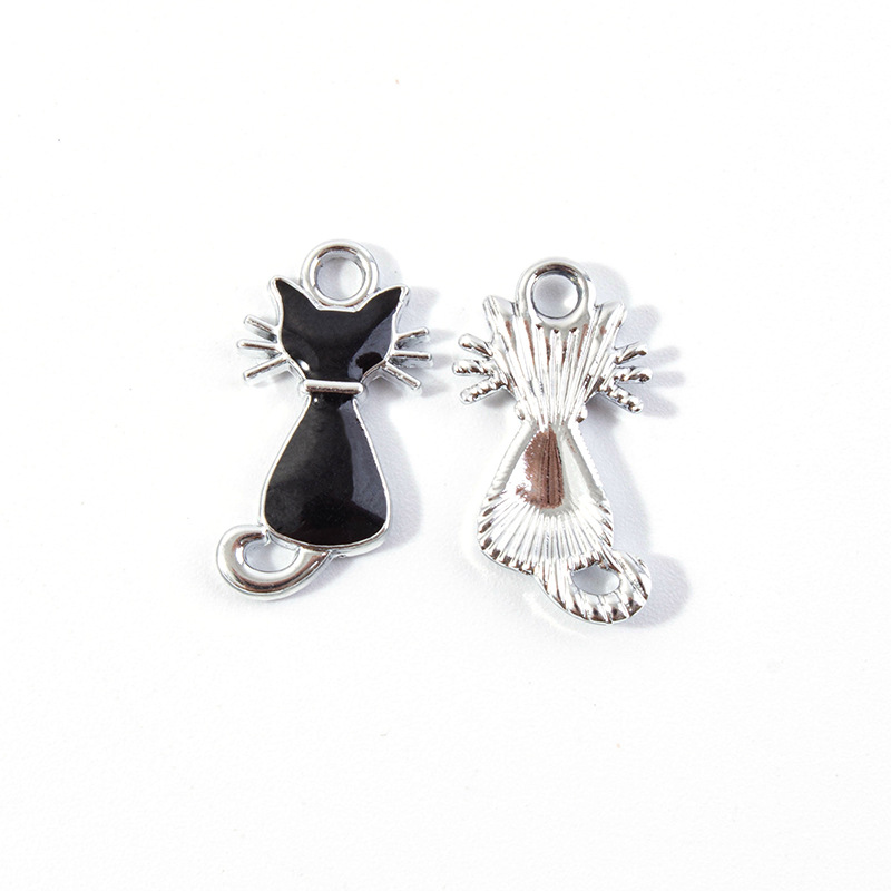 4:Black Cat (White K)