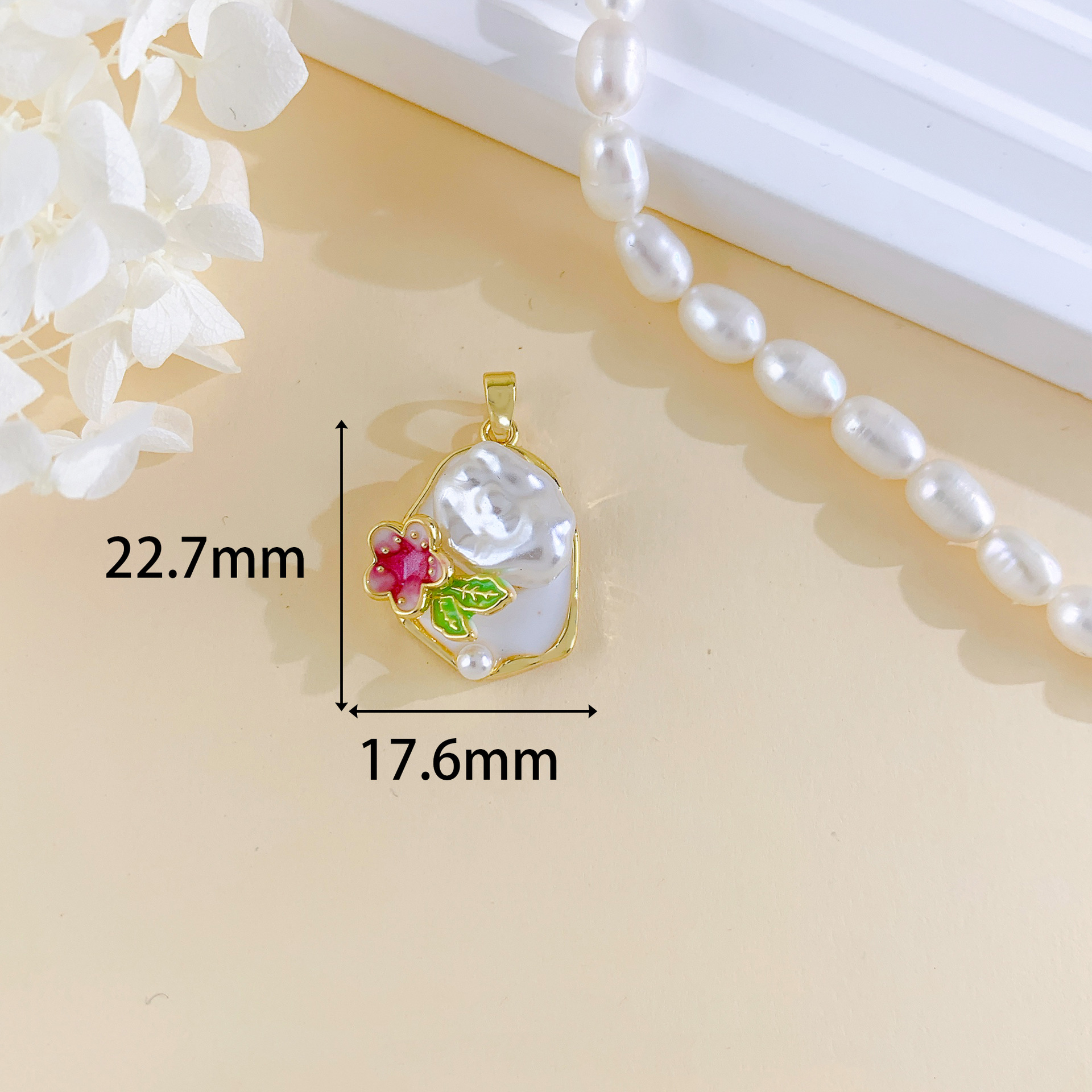 16:Xl4149 plum blossom pendant gold white