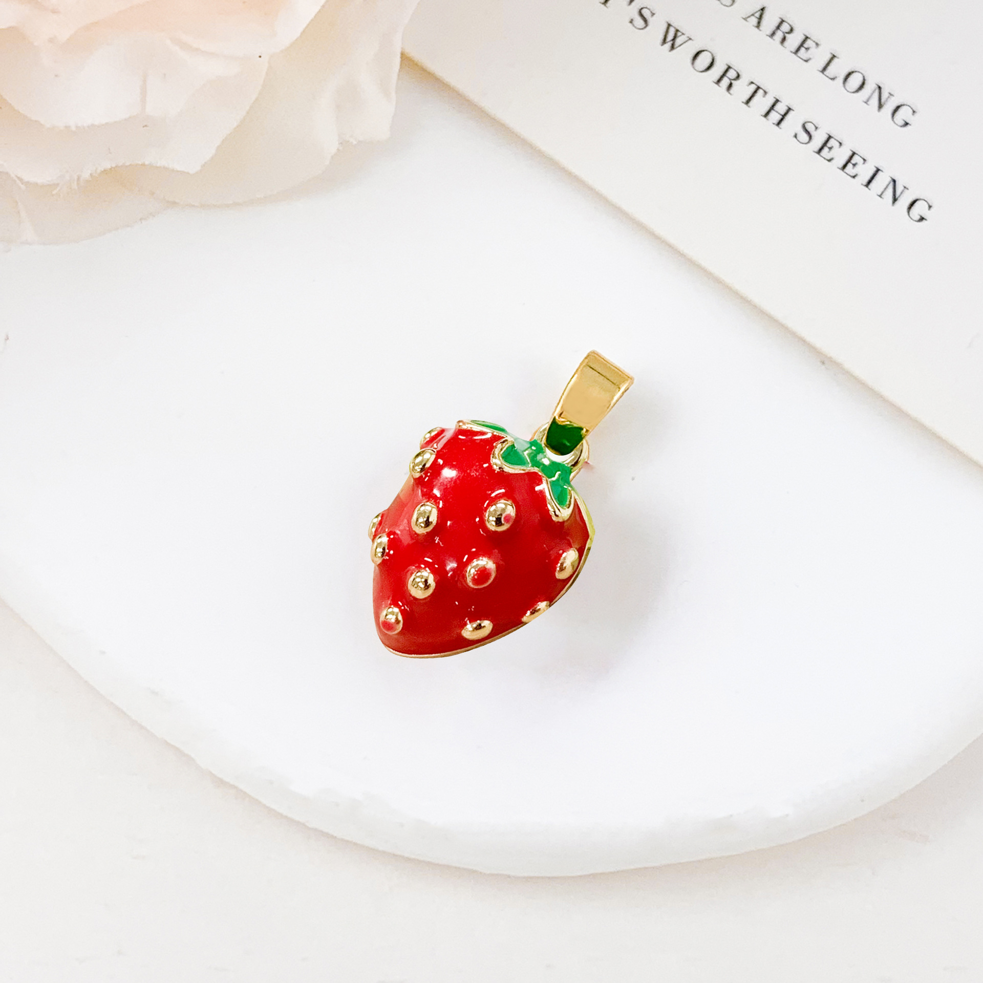 7:Xl3363 strawberry pendant gold