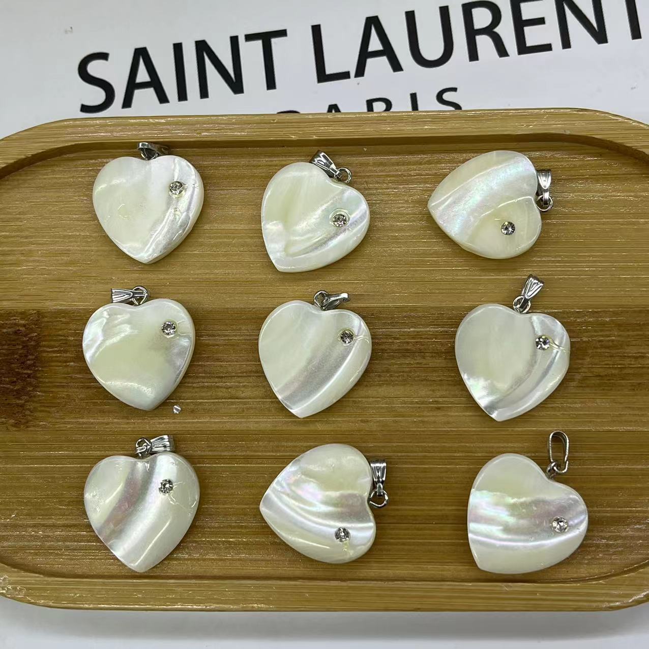 20MM heart-shaped (with rhinestone)