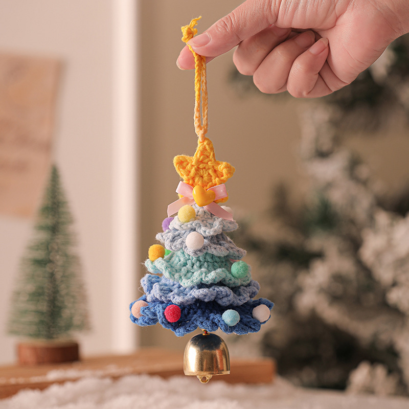 6:Christmas tree bell pendant type f