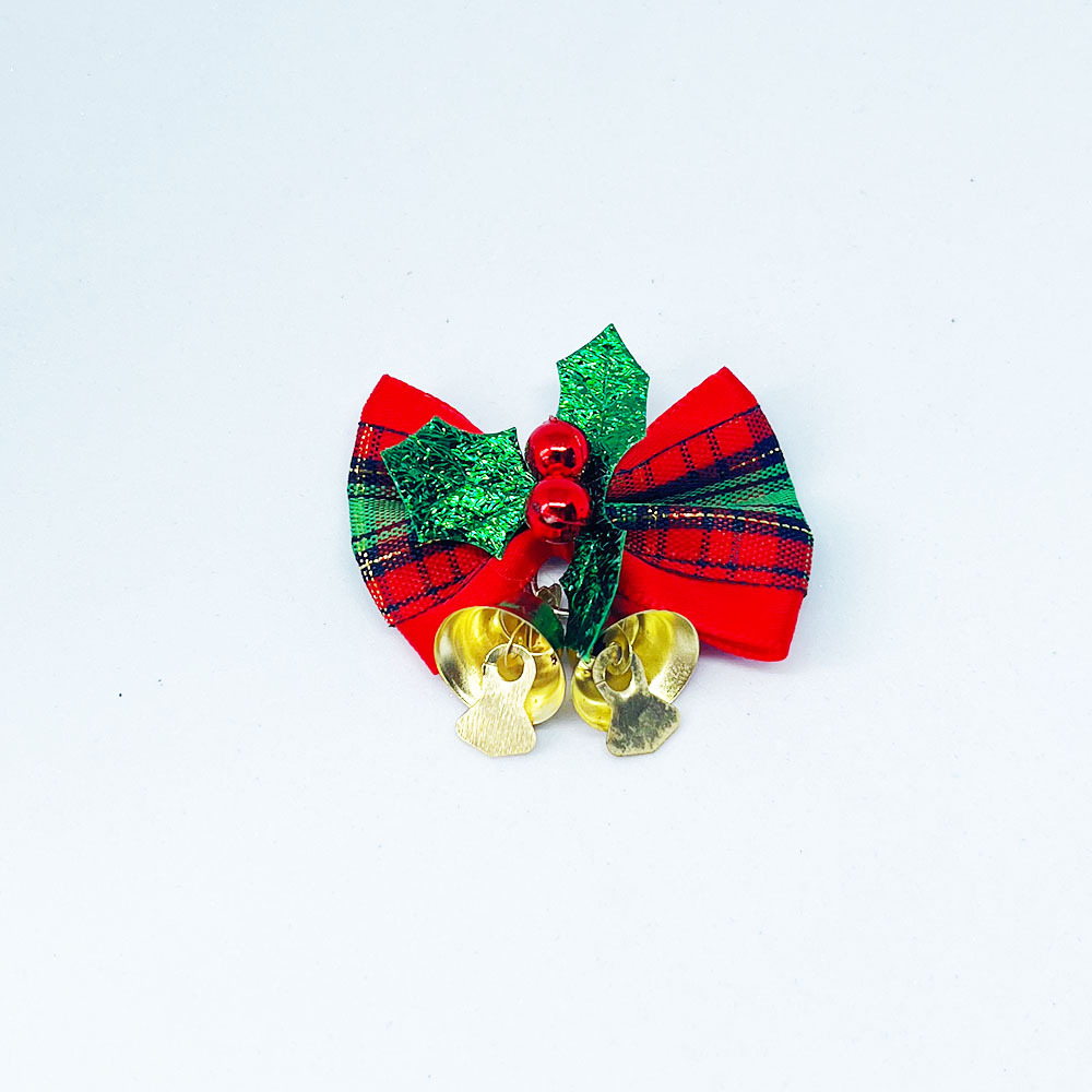 1:Striped green leaves