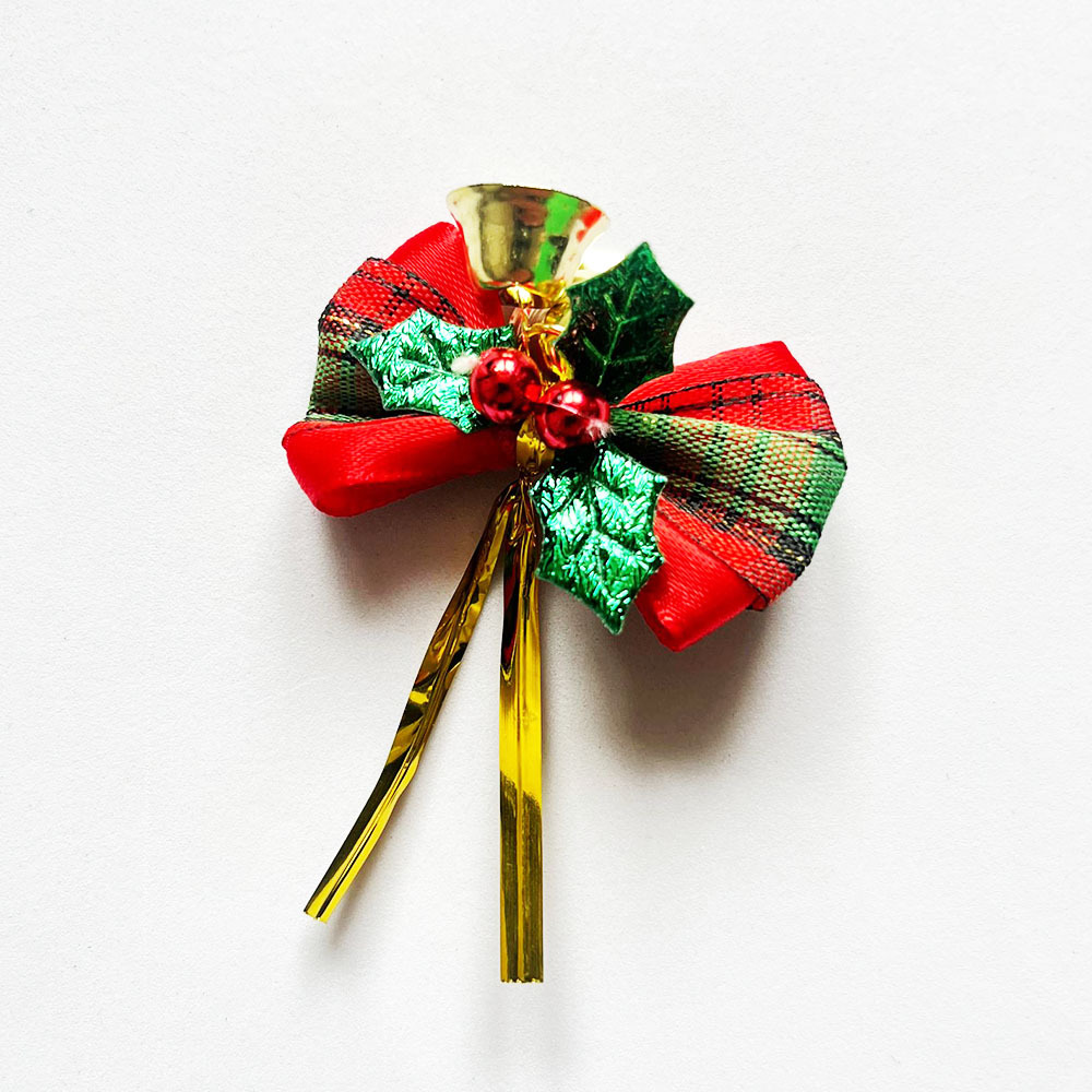 1:Striped green leaves