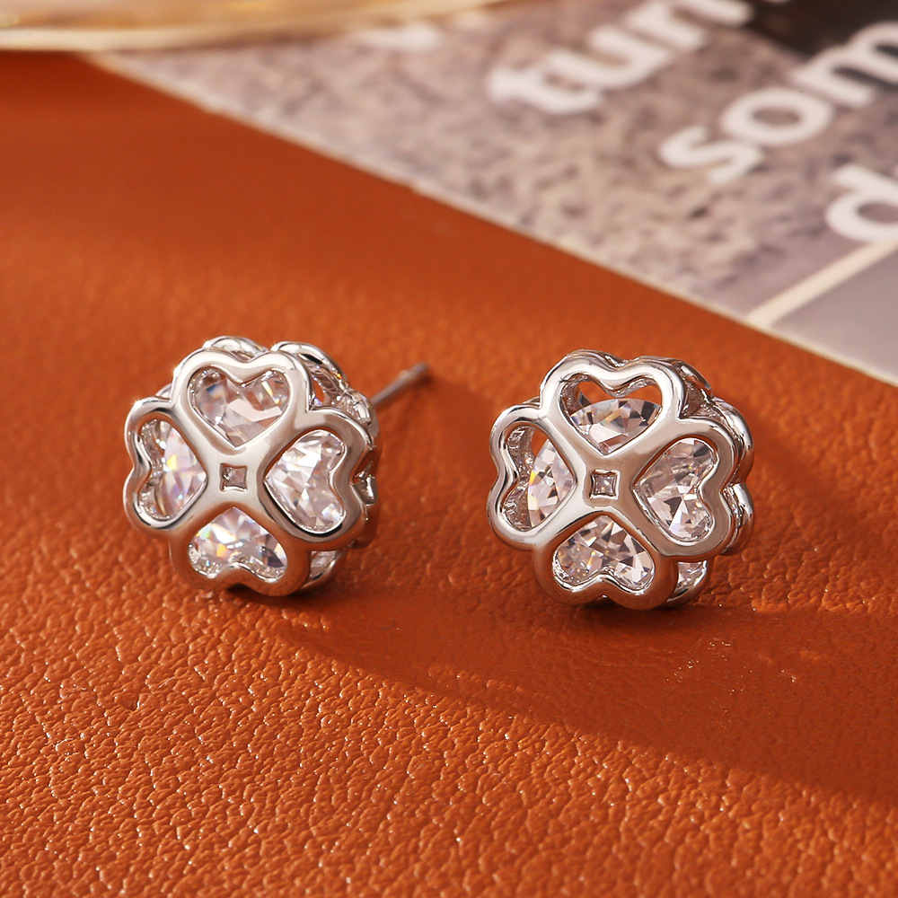3:Silver white zircon four-leaf clover earrings