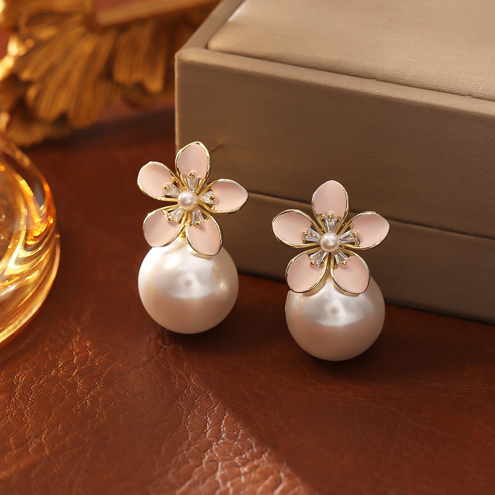 Pink flower pearl stud earrings