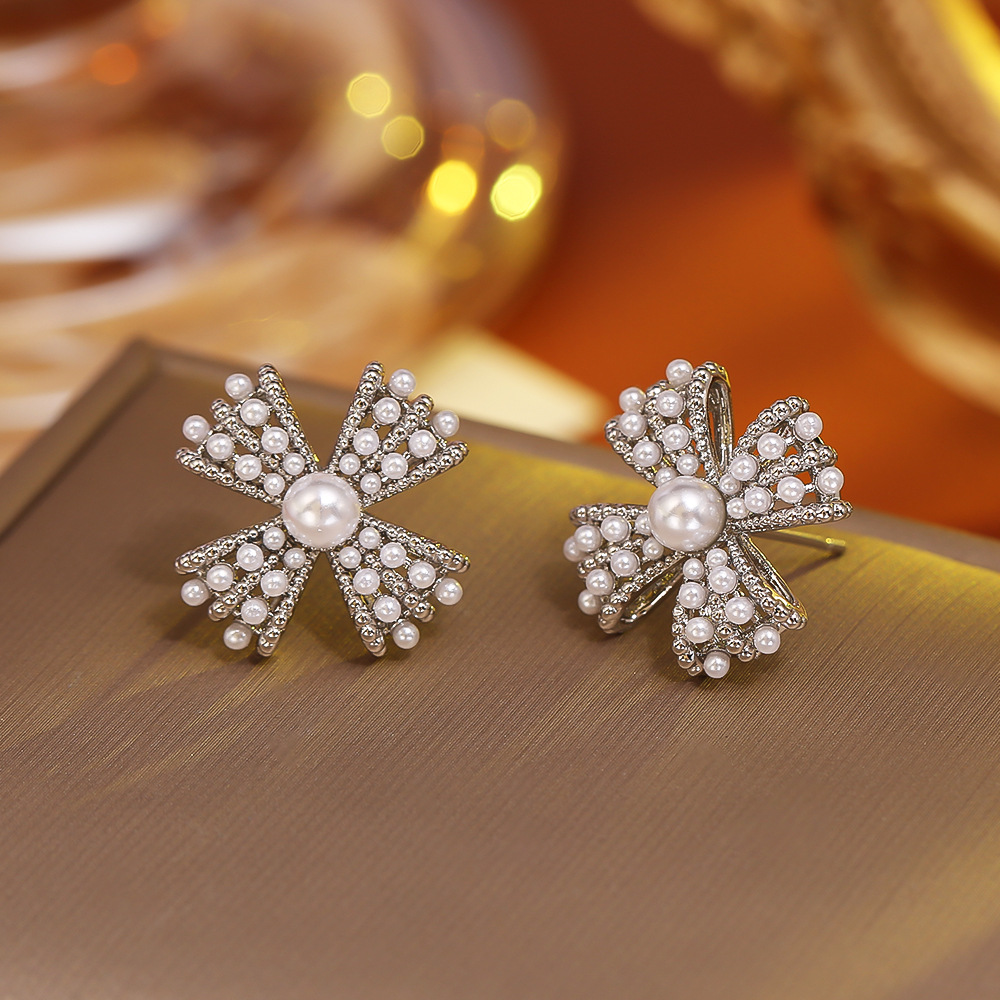 Silver natural freshwater pearl stud earrings