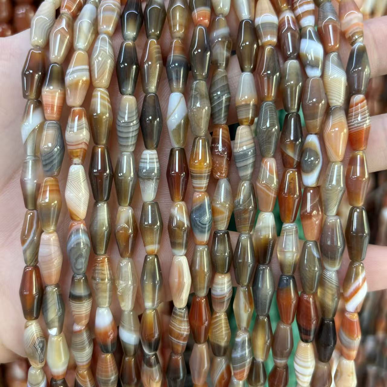 3:6x15mm red and gray striped agate