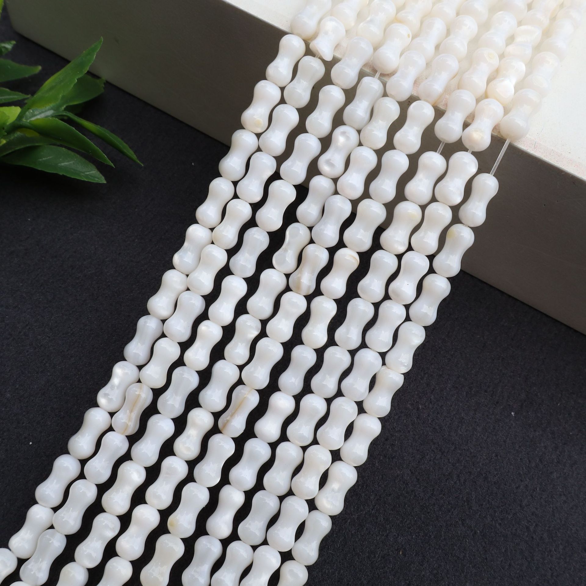 4:4x7mm8 figure beads