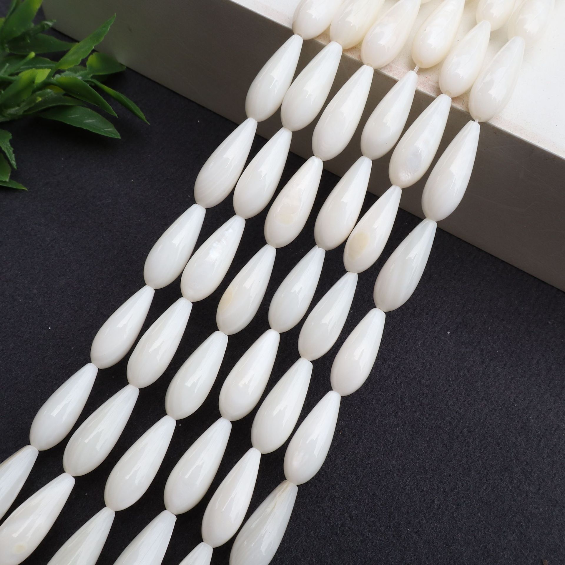 8:6x17mm water drop beads