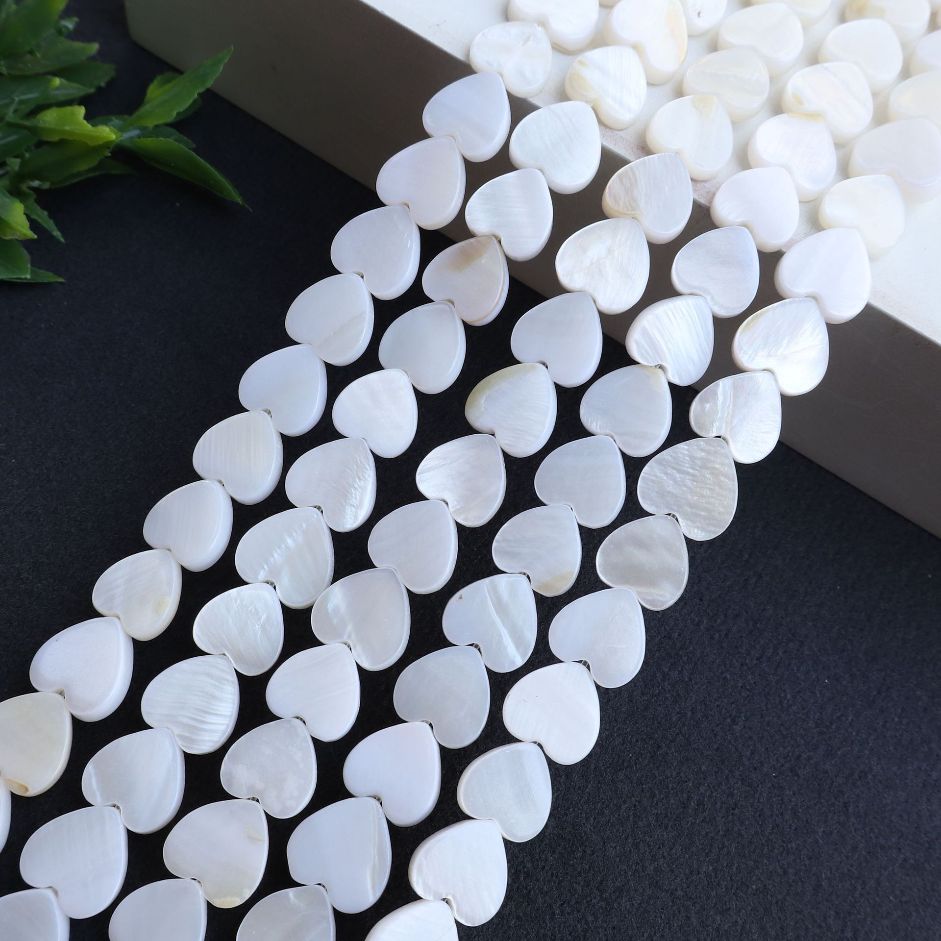 Vertical hole on the plane 6x6mm