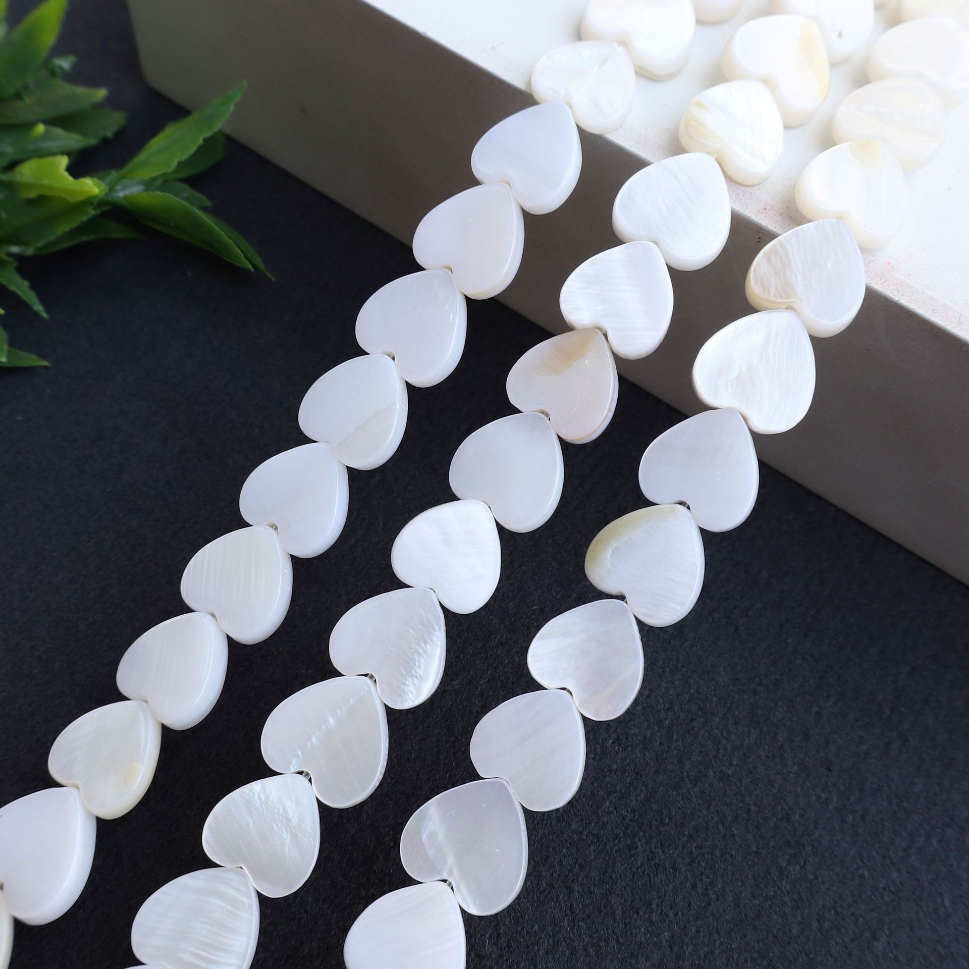 11:Flat vertical hole 10x10mm