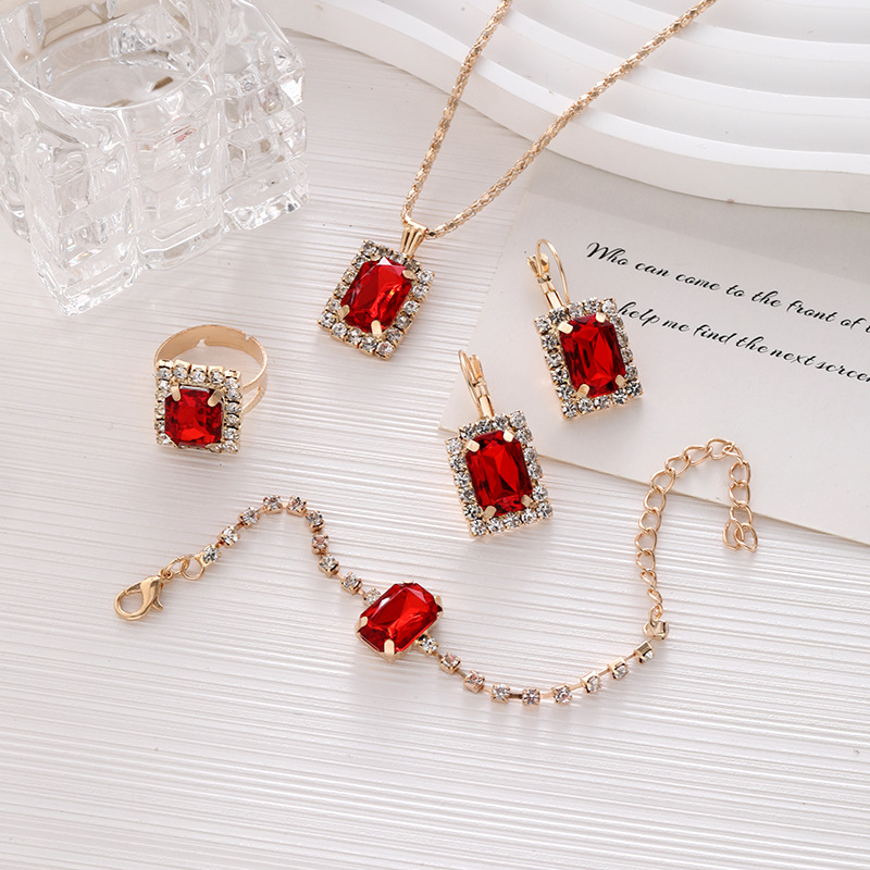 12:CK0117 Red Square (4-piece)