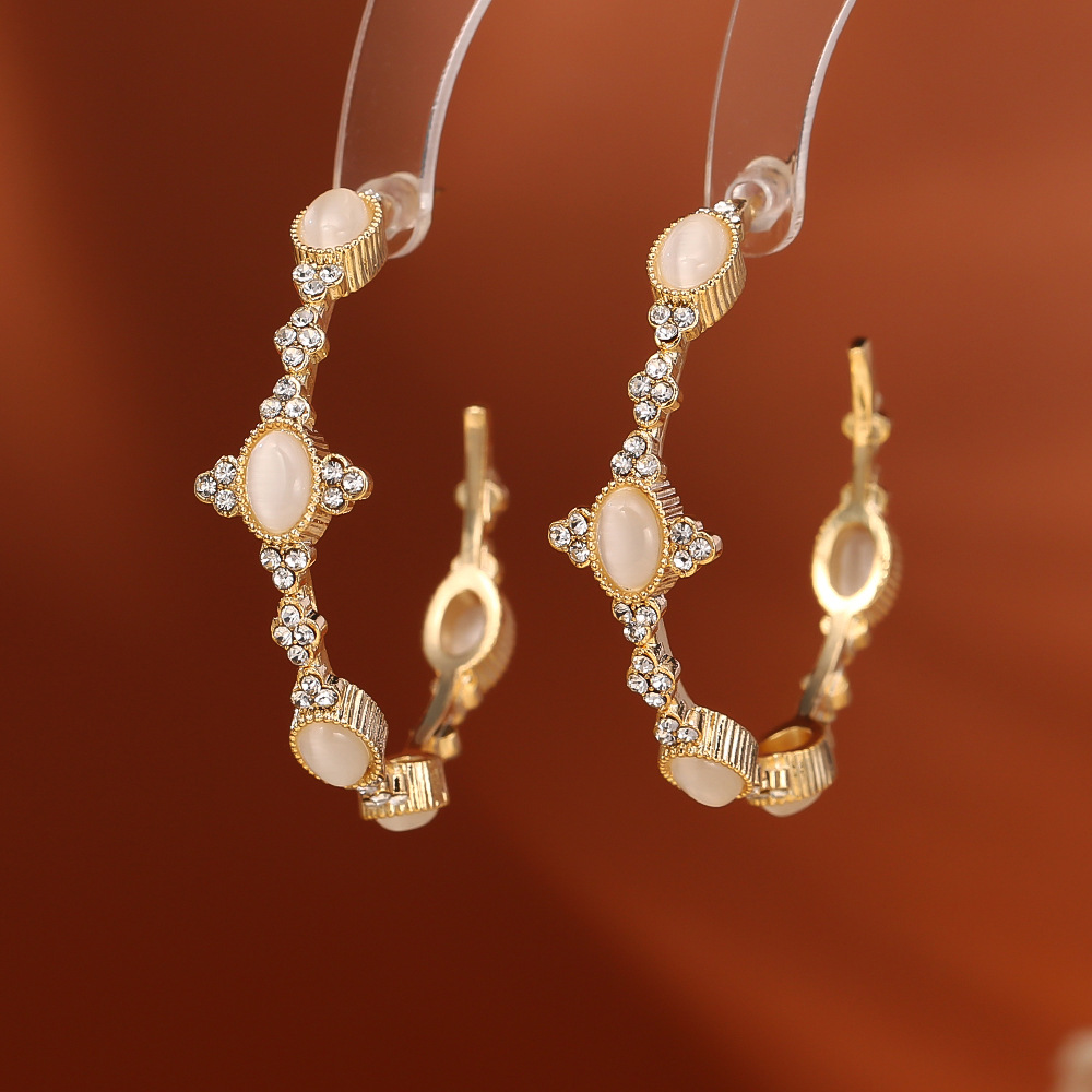 1:Cat's eye stone large ear rings