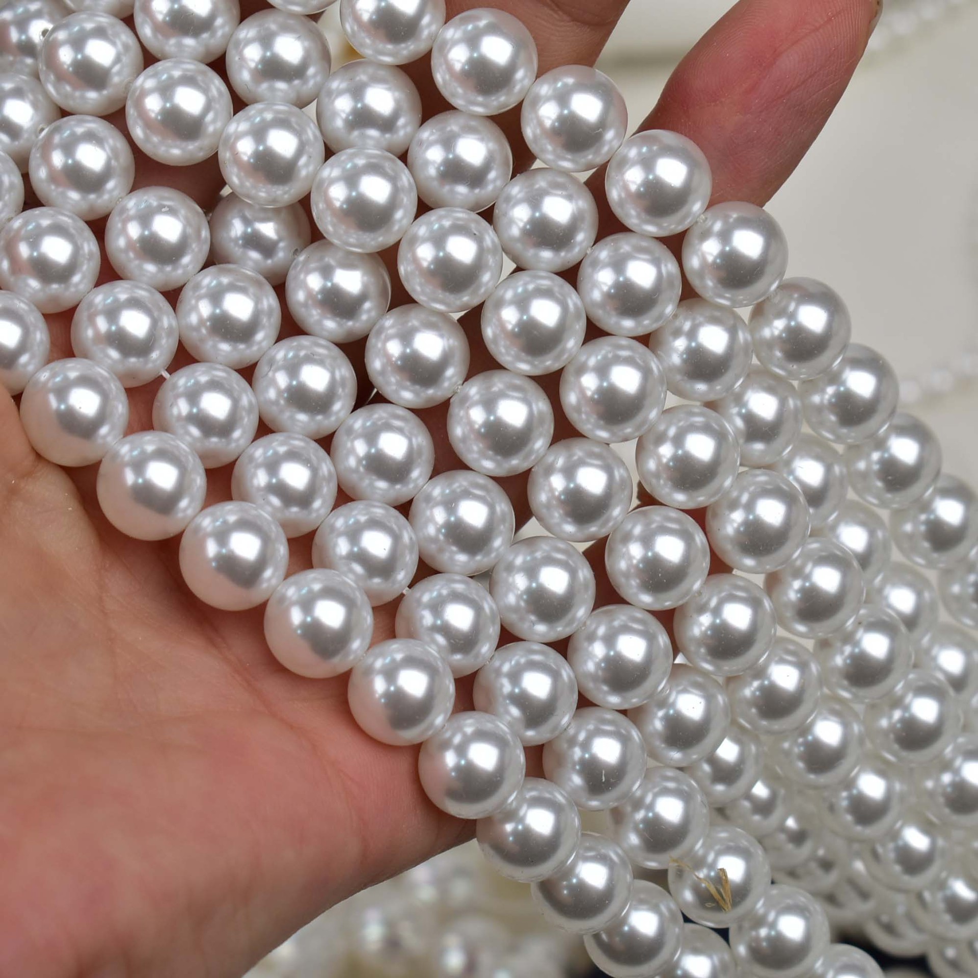 Australian white About 14mm/about 28 pieces in a s