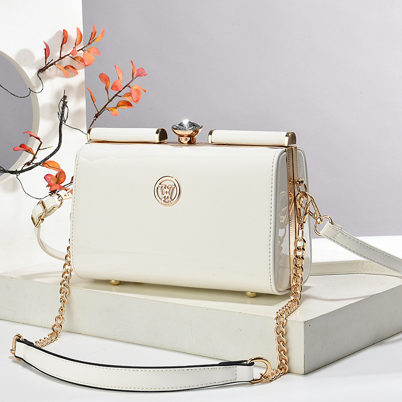 Bright leather [white]