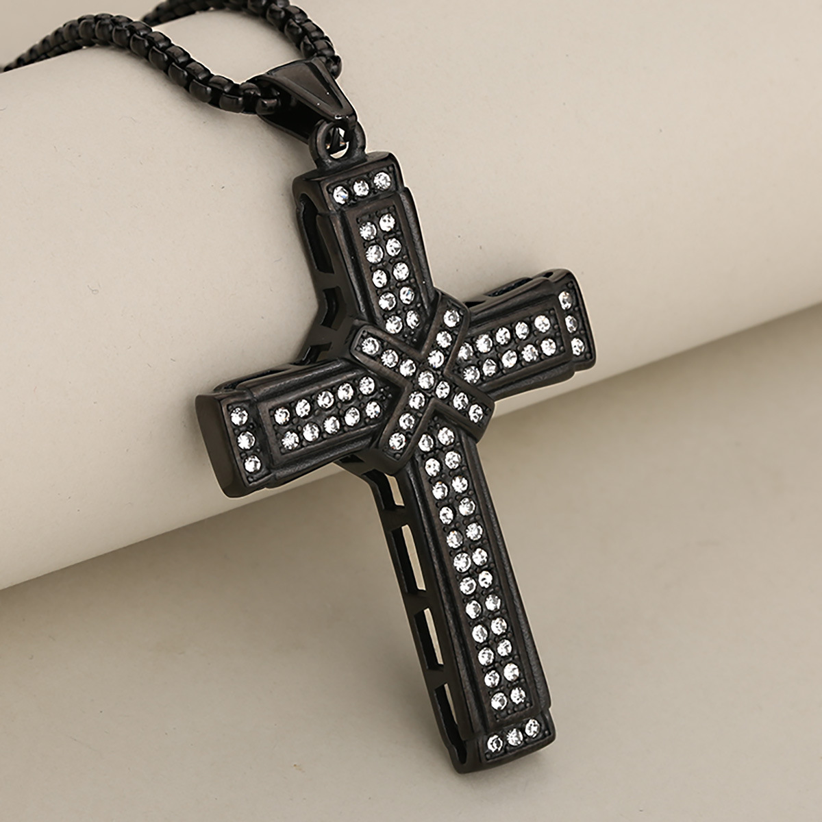 3:Black white diamond