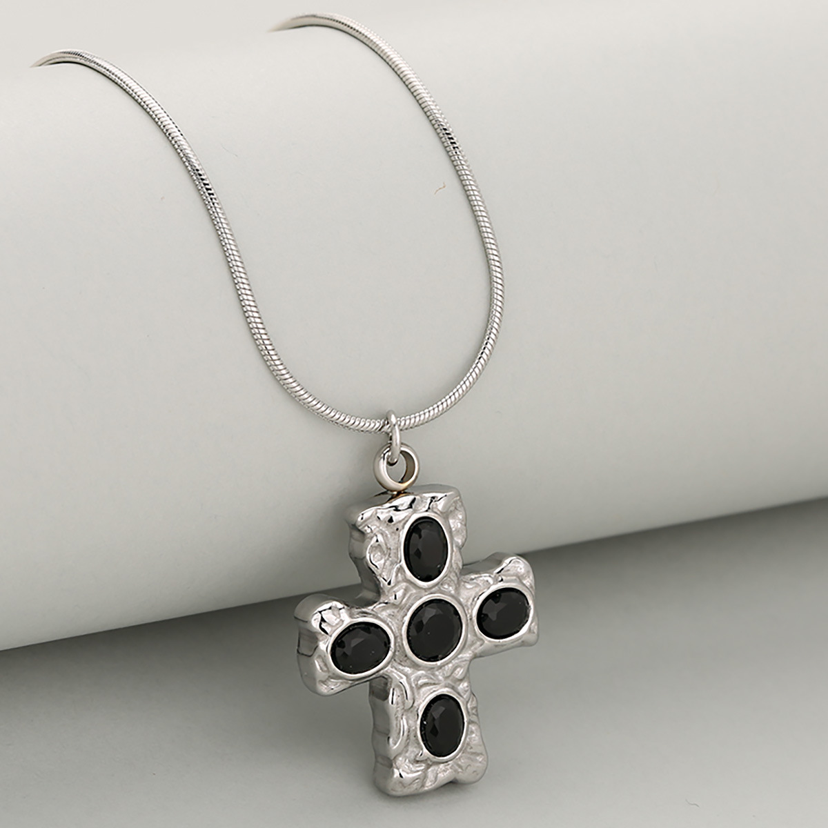 8:Silver black stone