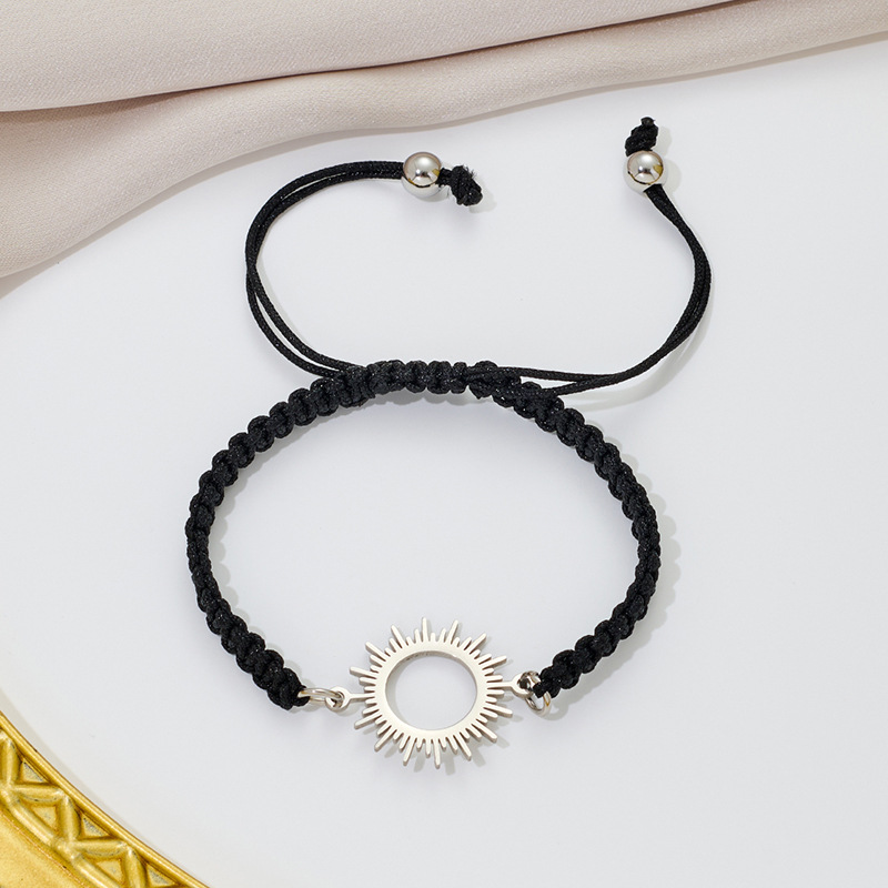 4:Steel-colored black rope