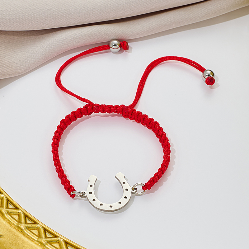 2:Steel-colored red rope