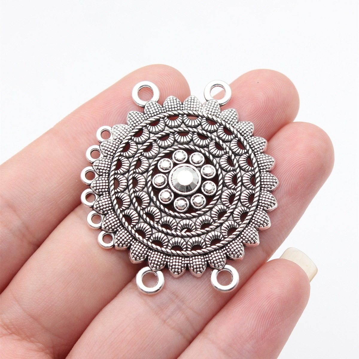 2:antiek zilver kleur