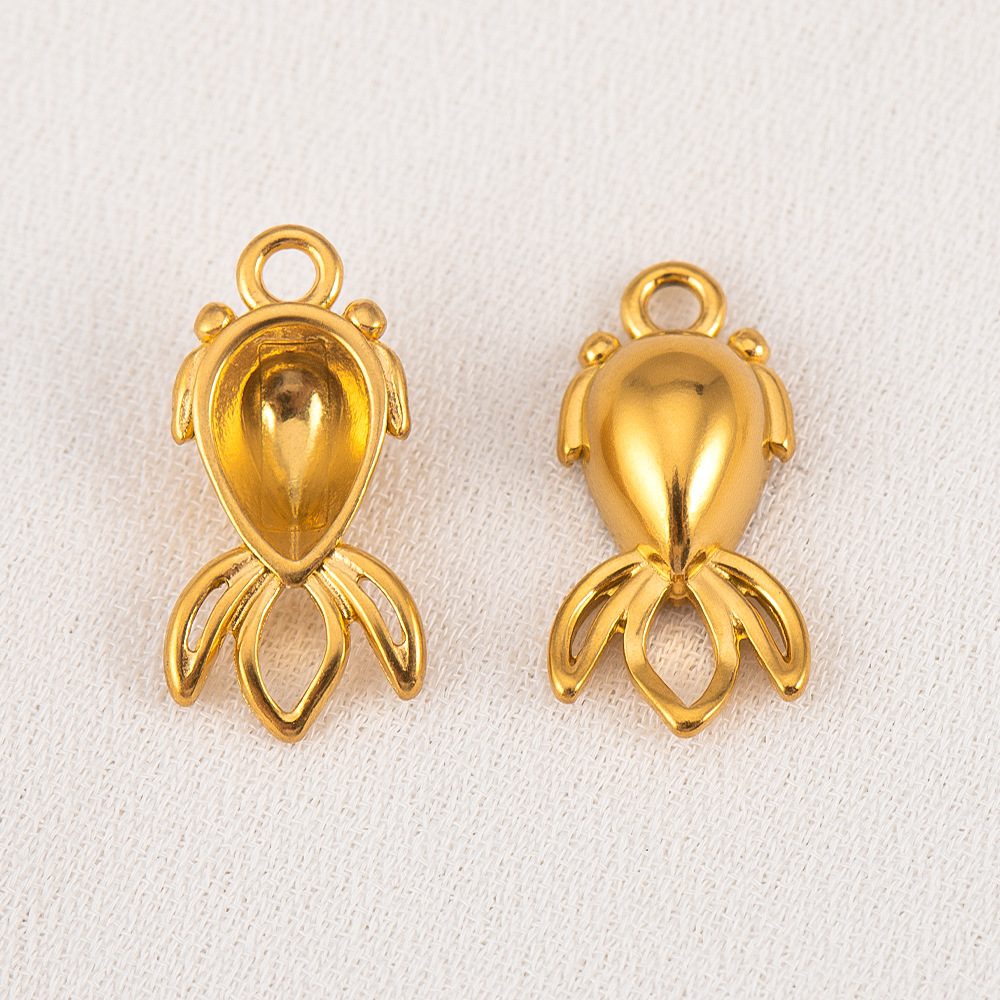 1:Golden little fish