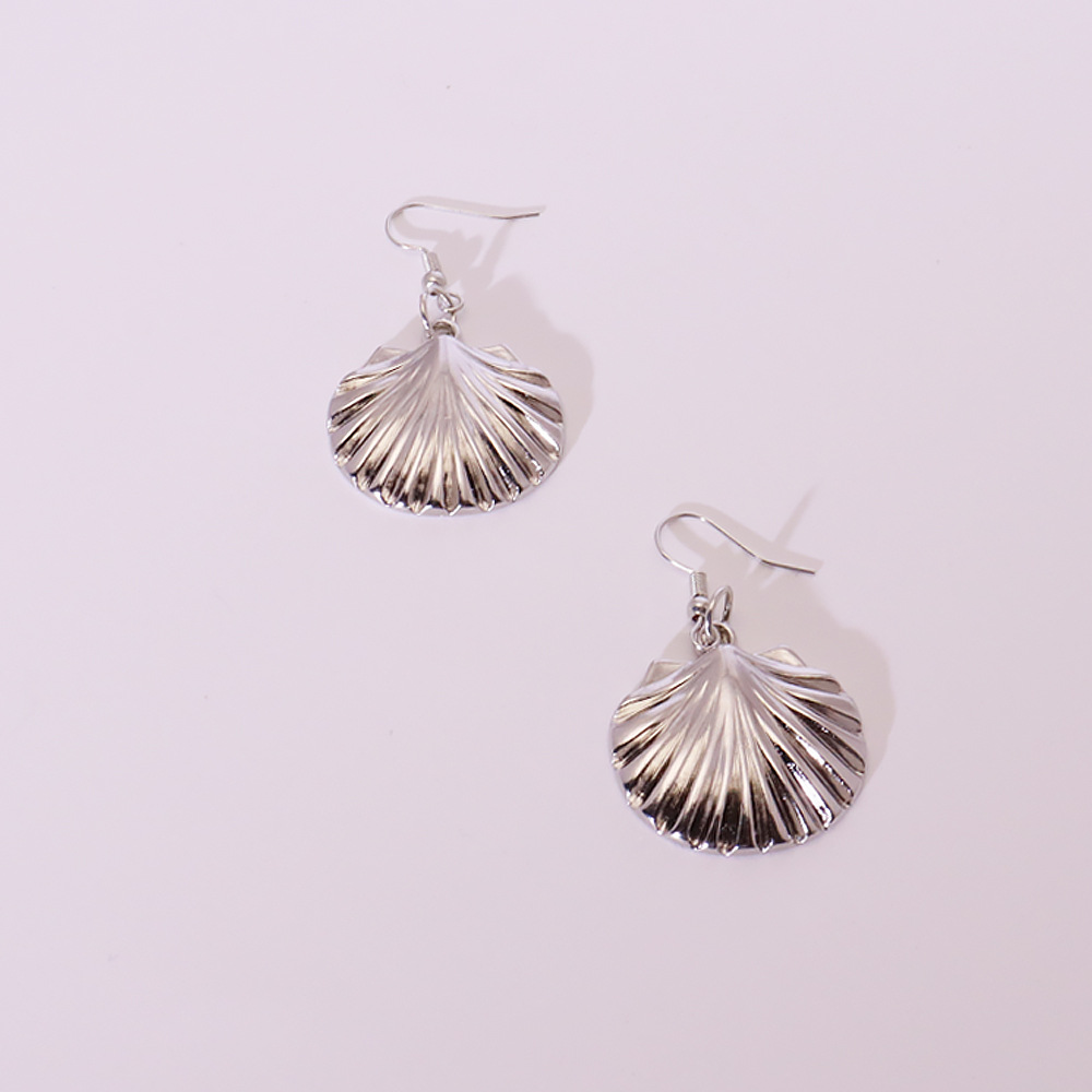5:Silver large shell earrings