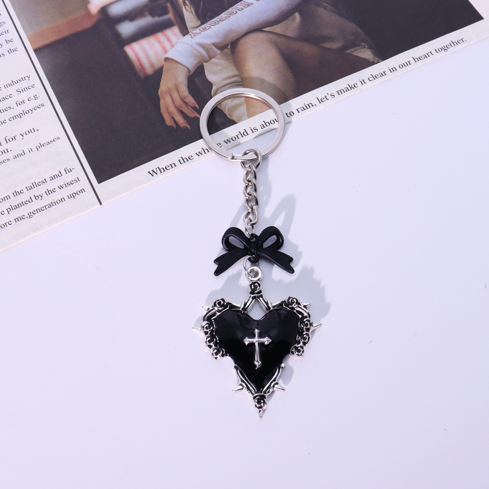 4:Black heart single button bow