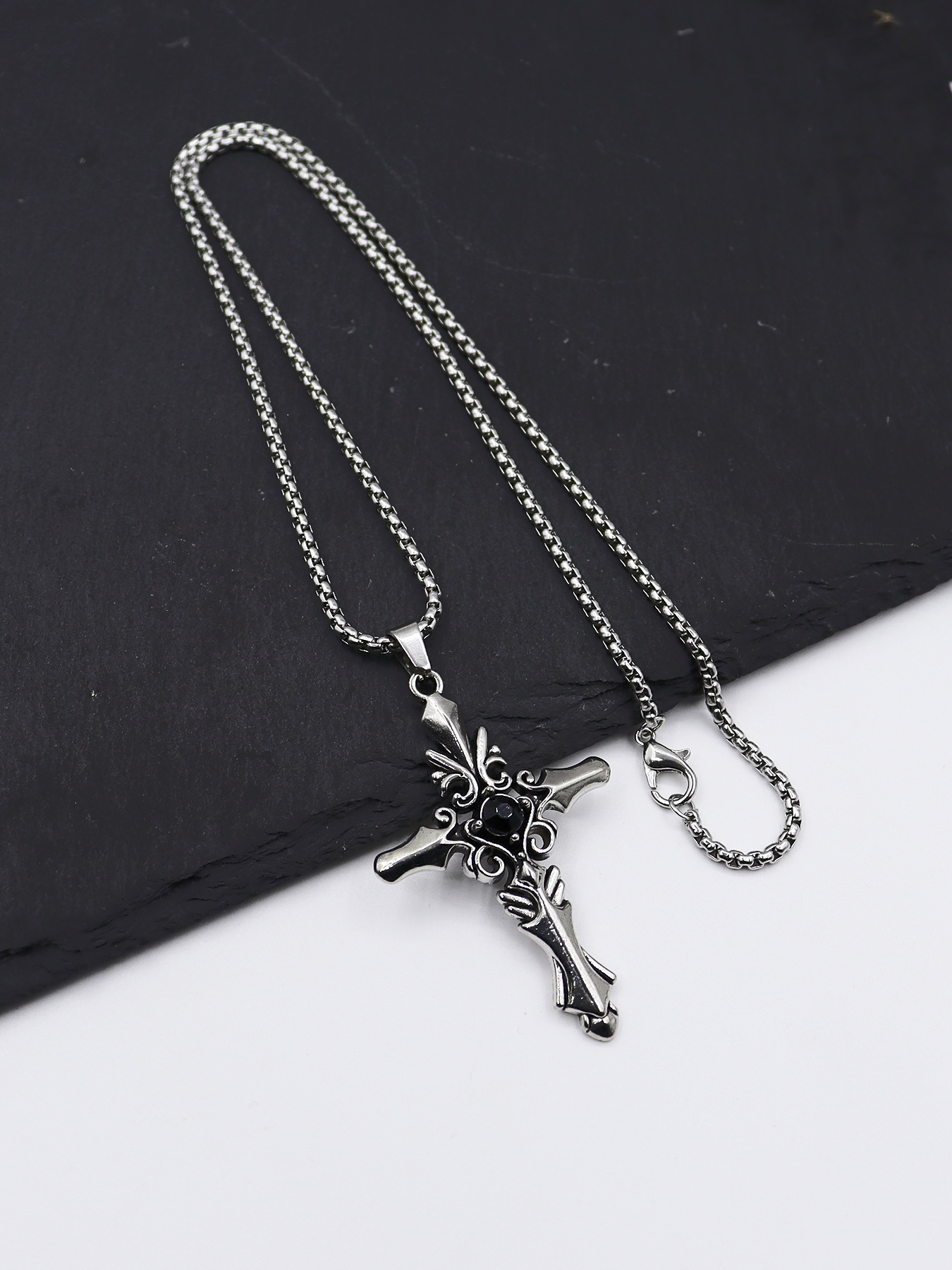 3:Black [with 50cm square pearl chain]