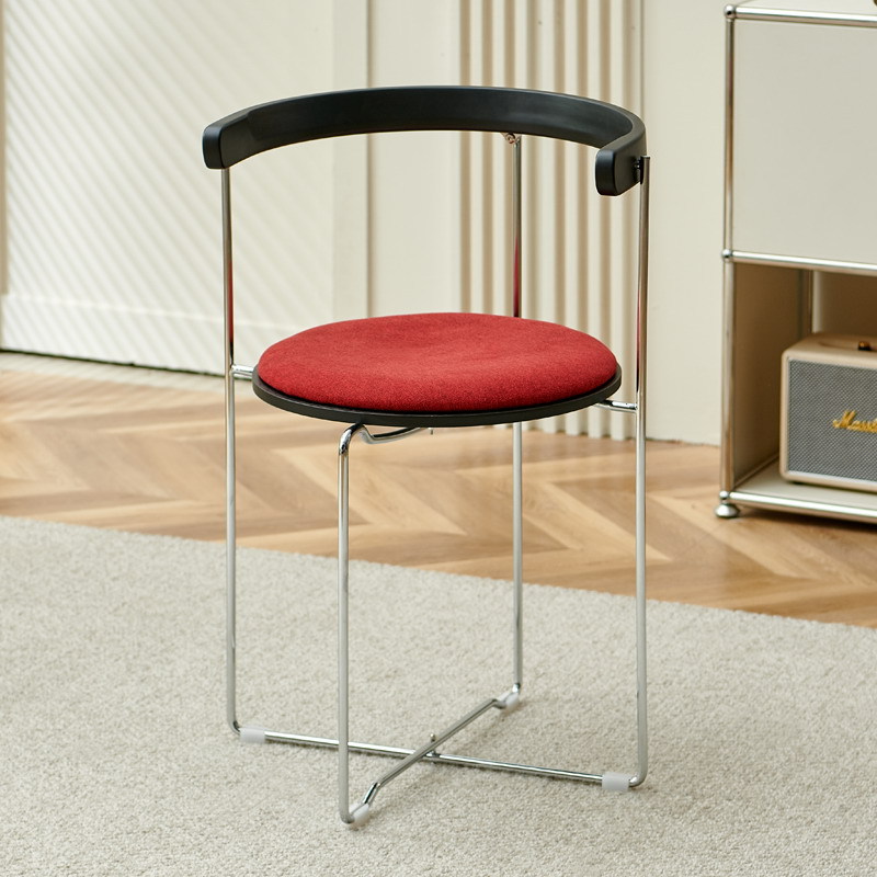 Black backrest red + red seat surface