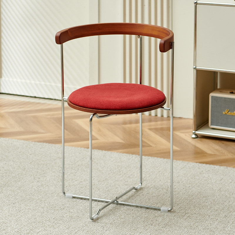 Brown backrest + red seat surface