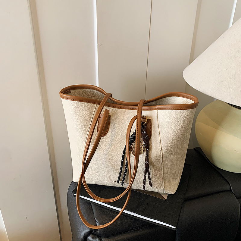 White without pendants