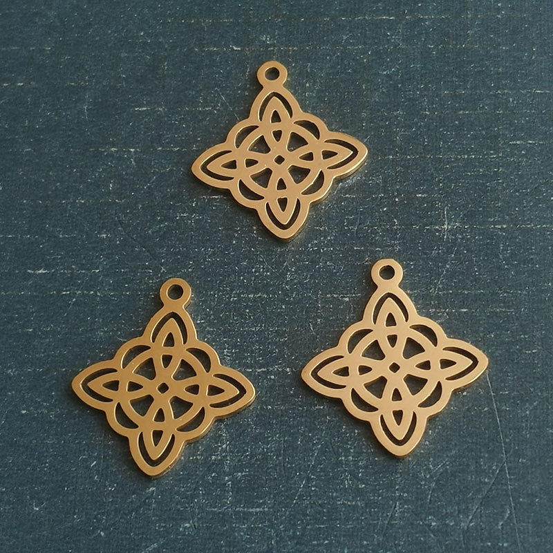 2:Gold pendant (859)