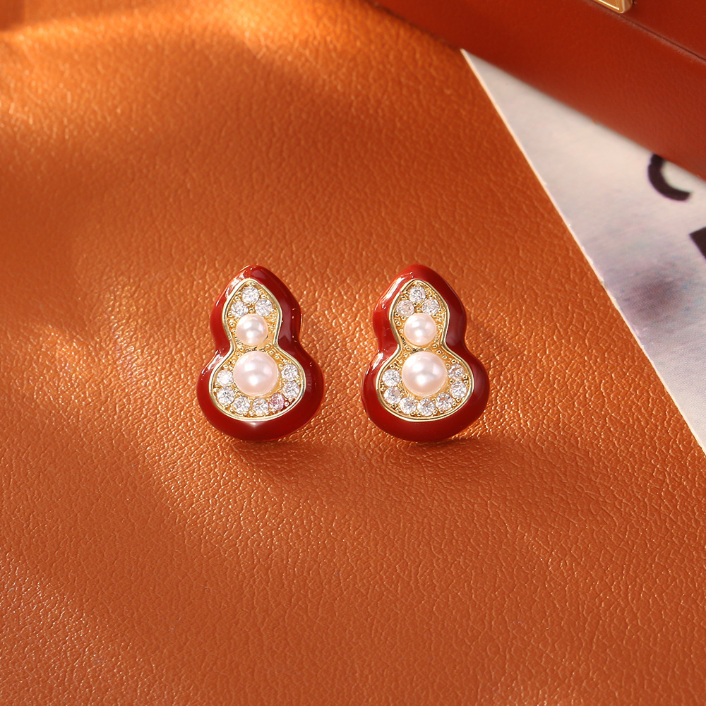 1:Ankara Red Pearl Stud earrings