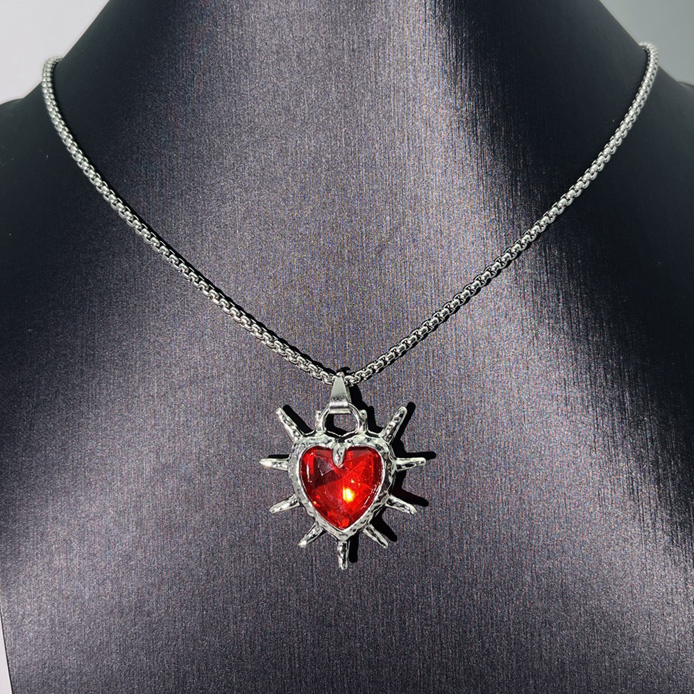 2:Red heart chain length 60cm