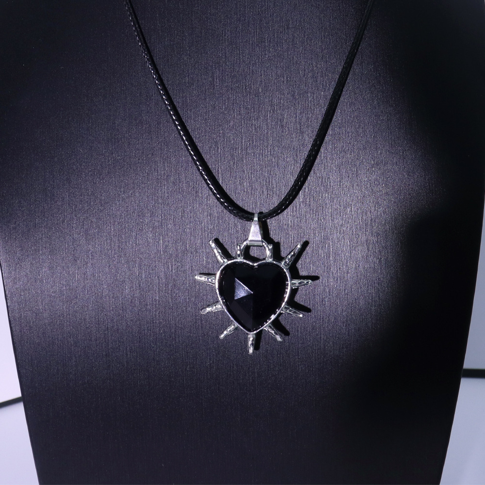 7:Black heart rope chain
