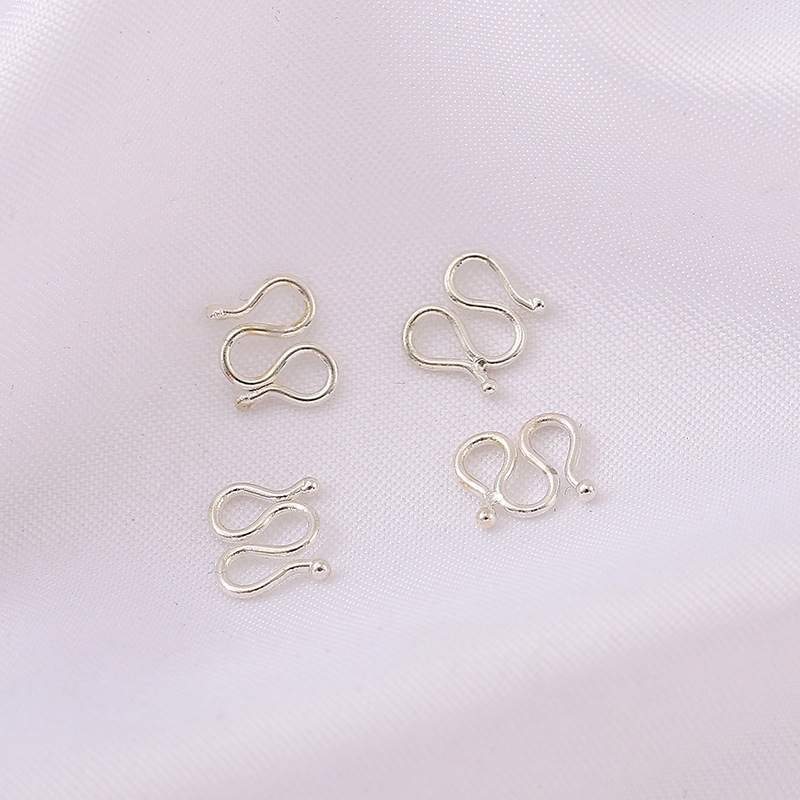 6:Silver m letter buckle 7*8mm (5 pieces)