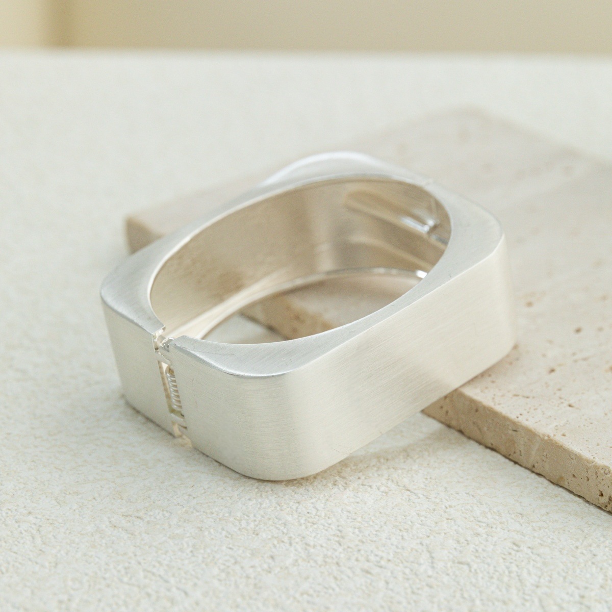 4:Lw102635 frosted silver